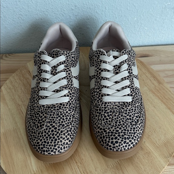 Dv8 Shoes - DV8 Vynie Womens Sneakers new 9